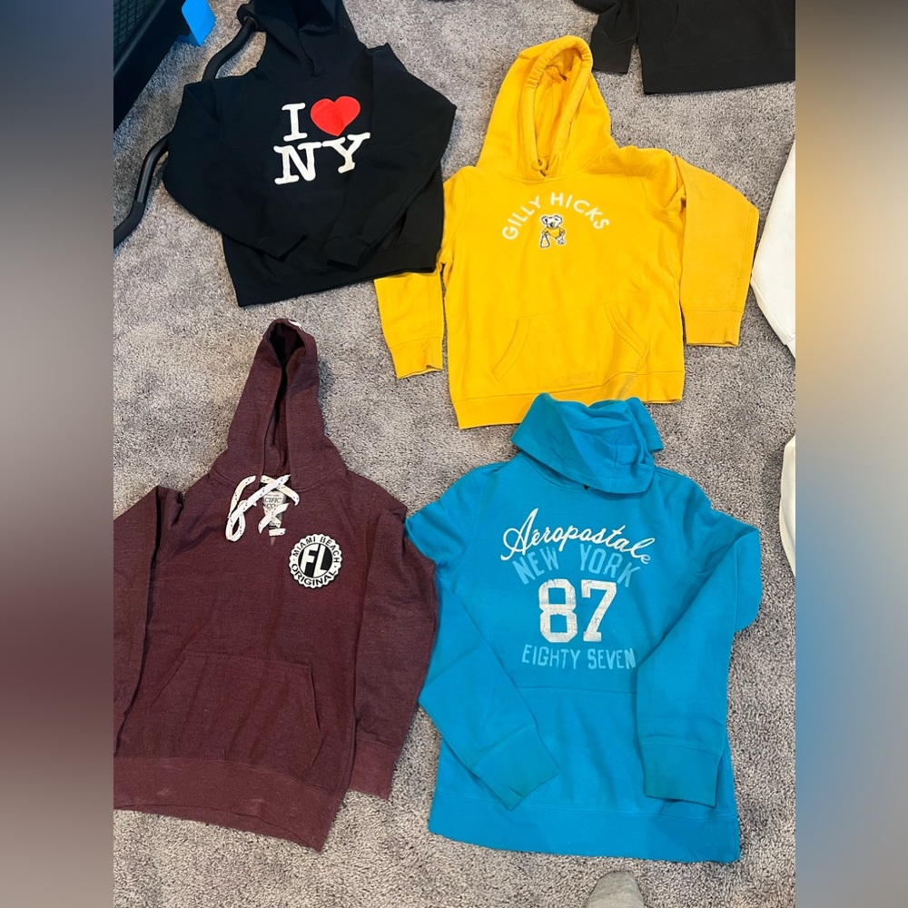 Sweater Lot - Picture 3 of 6
